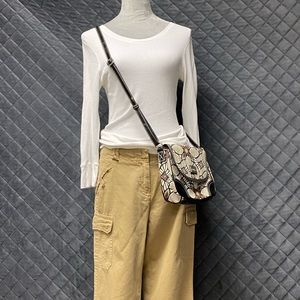 Vintage J. Crew cargo’s prove “Favorite Fit” ensures comfort is #1 in priority💯